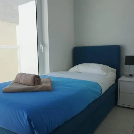 Sea View Penthouse Bay Lejlighed