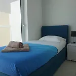 Sea View Penthouse Bay 公寓