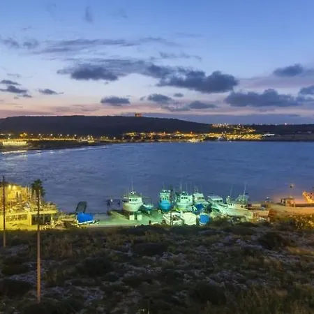 Sea View Penthouse Bay Apartament Mellieħa